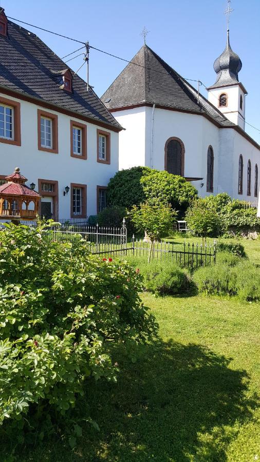 Ferienwohnung Altes Pfarrhaus Mit Flair Und Moselblick Brauneberg Exterior foto