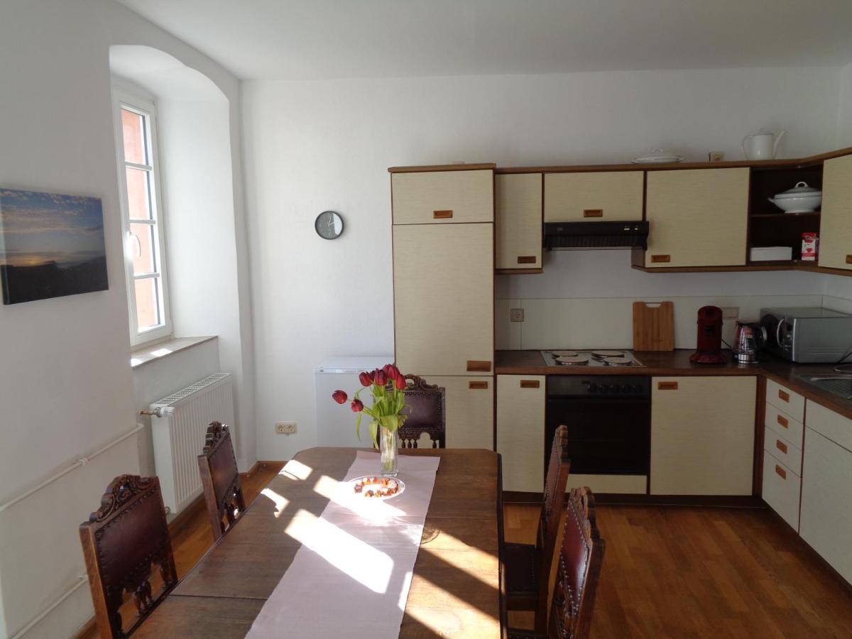 Ferienwohnung Altes Pfarrhaus Mit Flair Und Moselblick Brauneberg Exterior foto