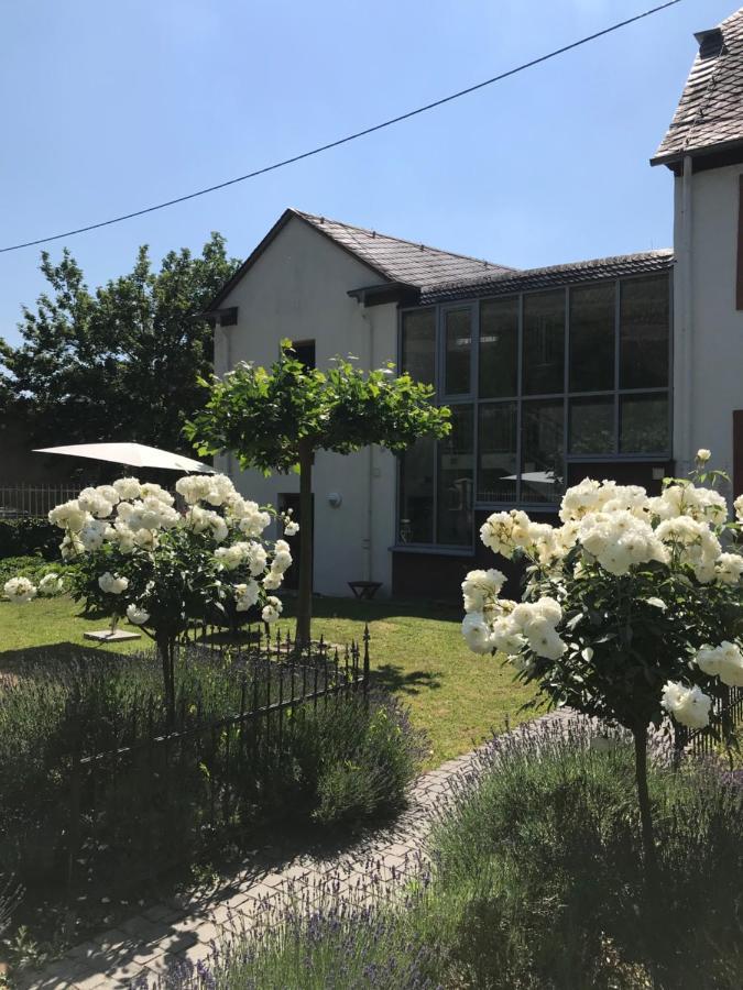 Ferienwohnung Altes Pfarrhaus Mit Flair Und Moselblick Brauneberg Exterior foto